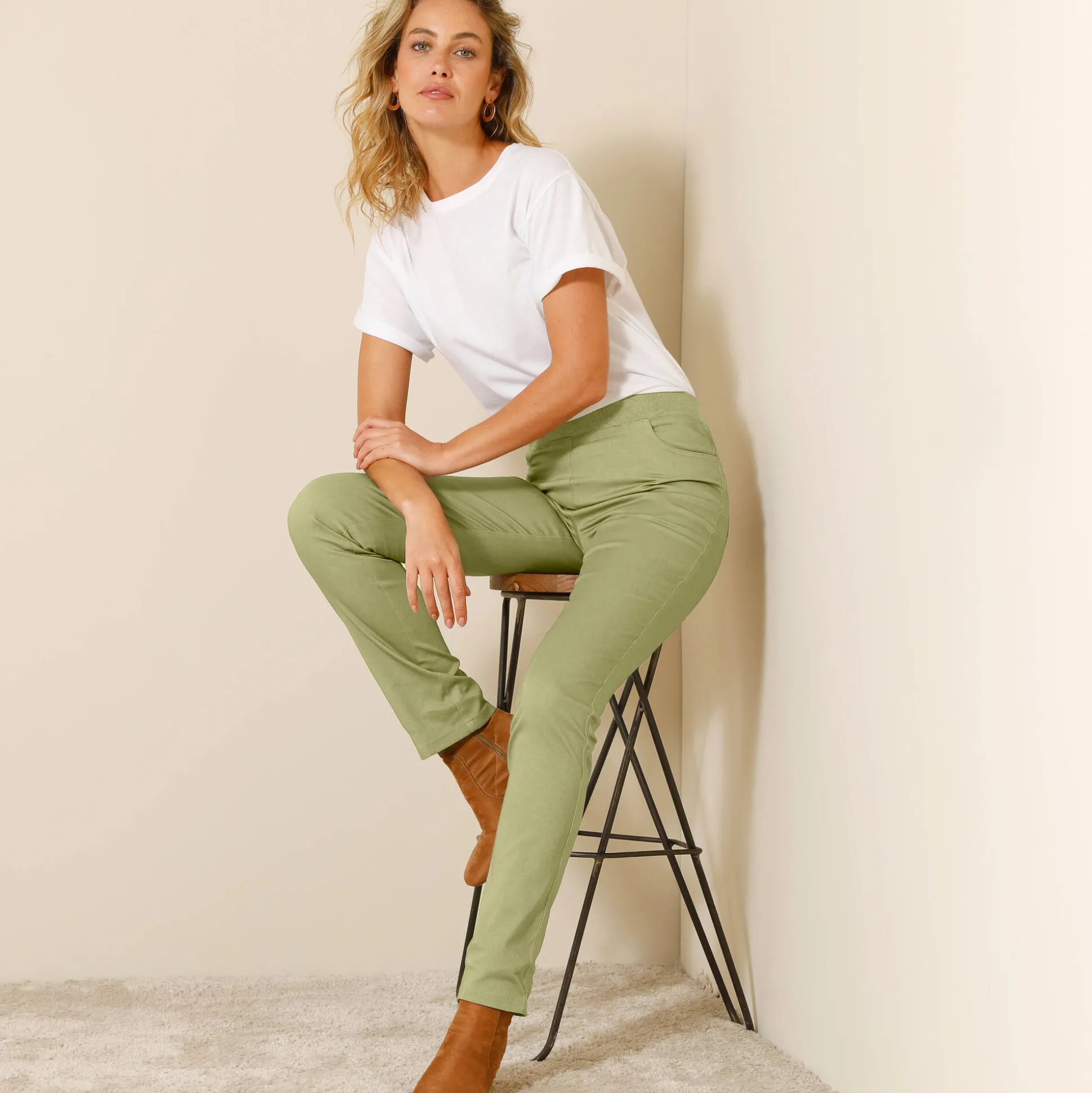 Rechte broek met elastische taille