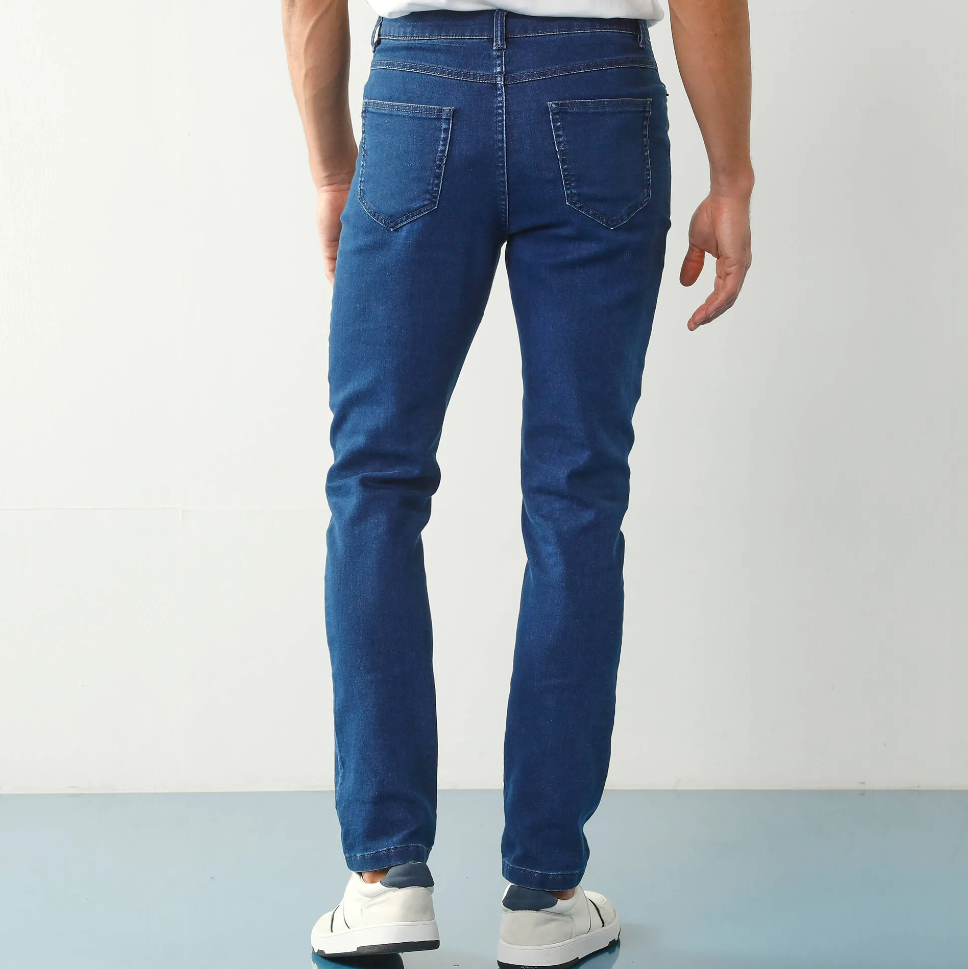 Rechte jeans met 5 zakken, ultrastretch denim - L32