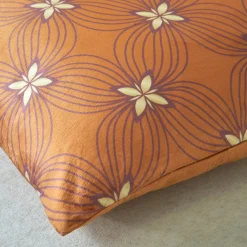 Rechthoekig velours kussen met bloemenprint
