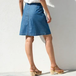 Rok in lichte jeans, met bindceintuur