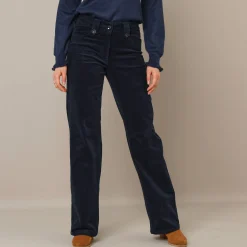 Ruime, rechte broek, ribvelours