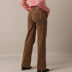 Ruime, rechte broek, ribvelours