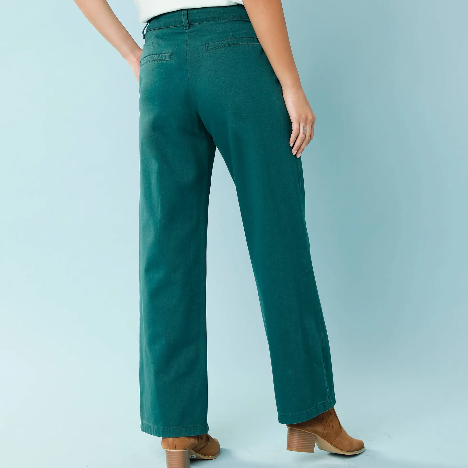 Ruime, rechte broek, speciaal voor kleine lengtes