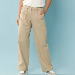Ruime, rechte broek, speciaal voor kleine lengtes