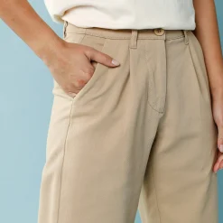 Ruime, rechte broek, speciaal voor kleine lengtes