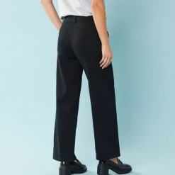 Ruime, rechte broek, speciaal voor kleine lengtes