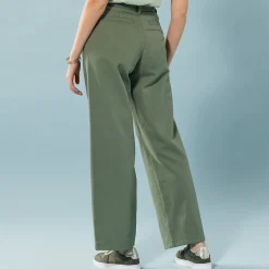 Ruime, rechte broek, speciaal voor kleine lengtes
