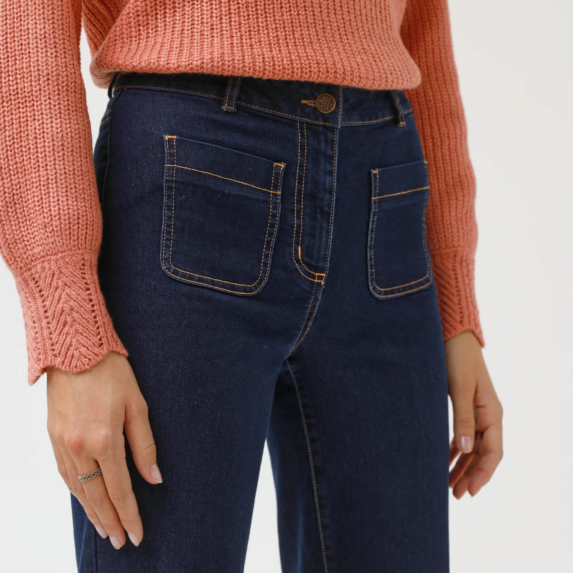 Ruime, rechte jeans, hoge taille, kleine lengte