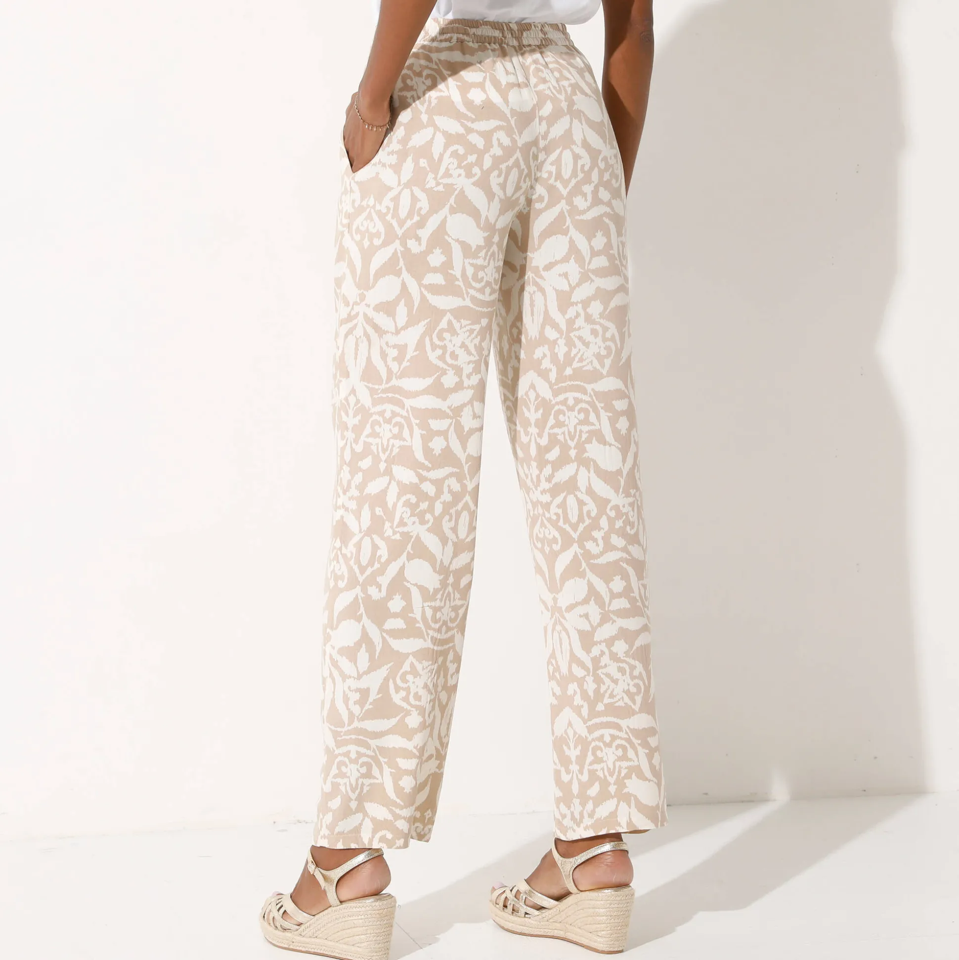 Ruime, soepele broek, tweekleurige etnische print