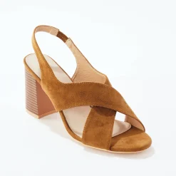 Sandalen met hak en gekruiste riempjes