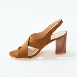 Sandalen met hak en gekruiste riempjes