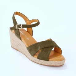 Sandalen met sleehak en gekruiste riempjes