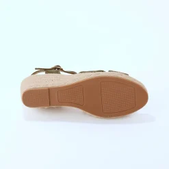 Sandalen met sleehak en gekruiste riempjes