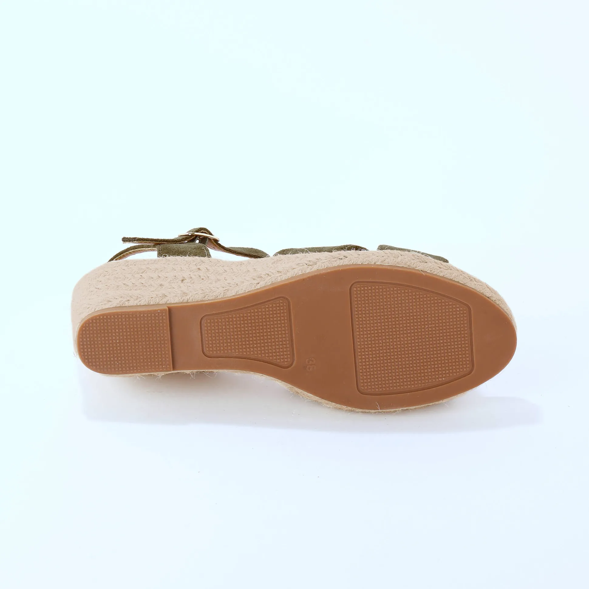 Sandalen met sleehak en gekruiste riempjes