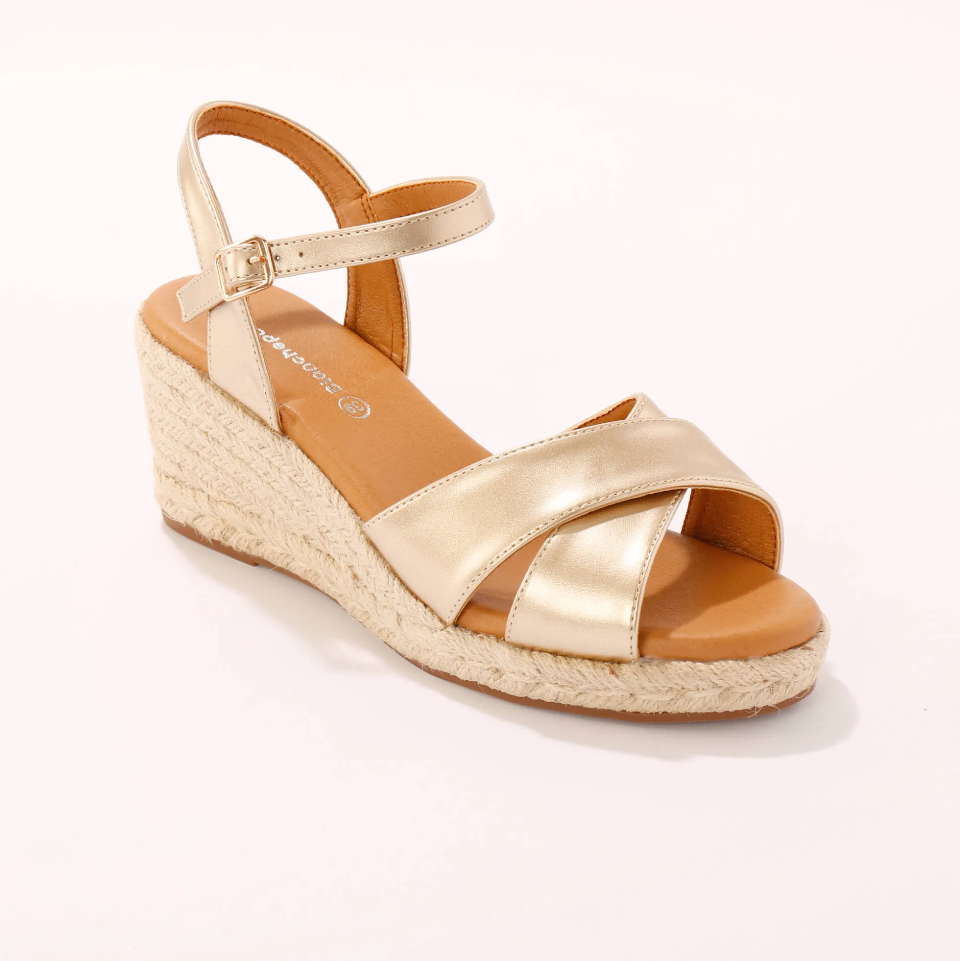 Sandalen met sleehak en gekruiste riempjes