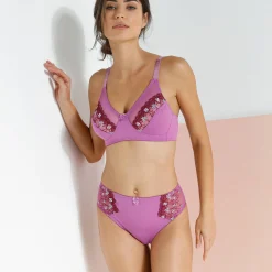 Slip in microvezel en geborduurde tule Caminata