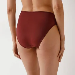 Slip in microvezel en geborduurde tule Caminata