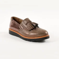 Slip-ons met sleehak, franjes en kwastjes