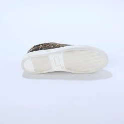 Sneakers met borduursel en rits