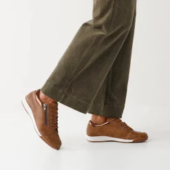 Sneakers met lage schacht en veters