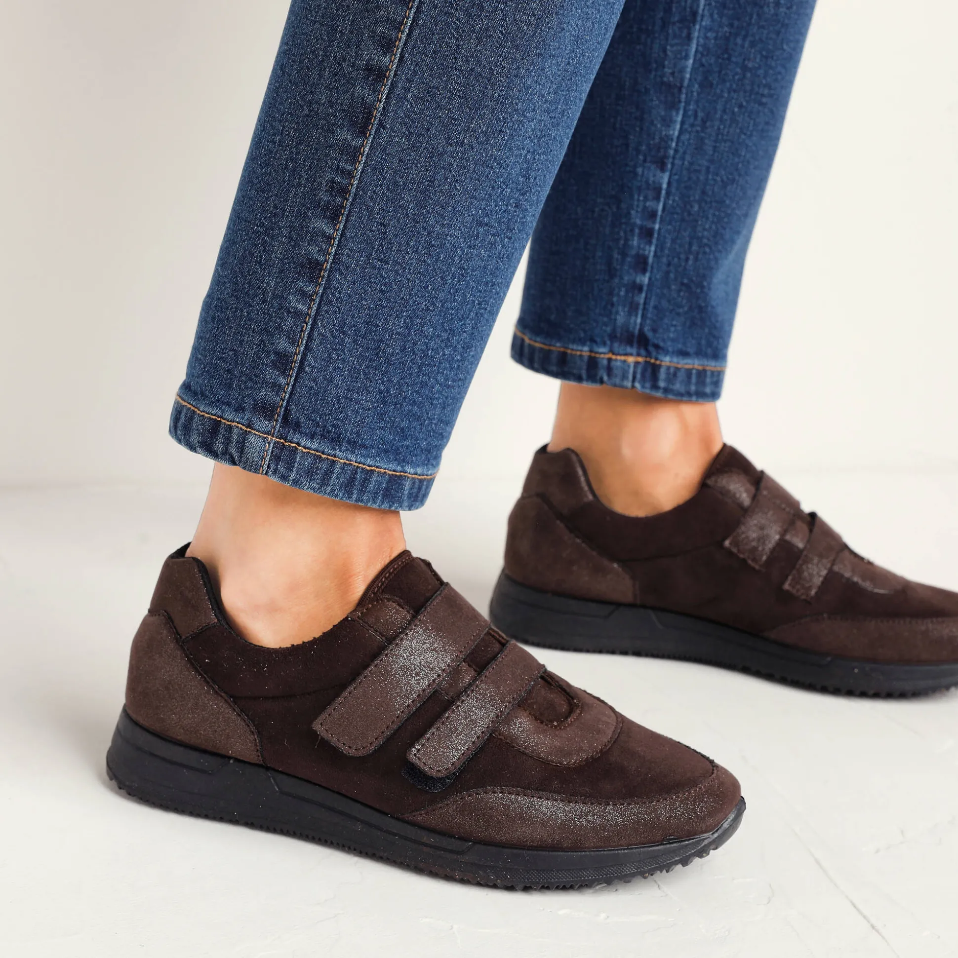 Sneakers met scratchsluiting, in rekbaar materiaal, speciaal voor gevoelige voeten