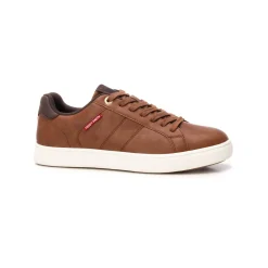 Sneakers met veters