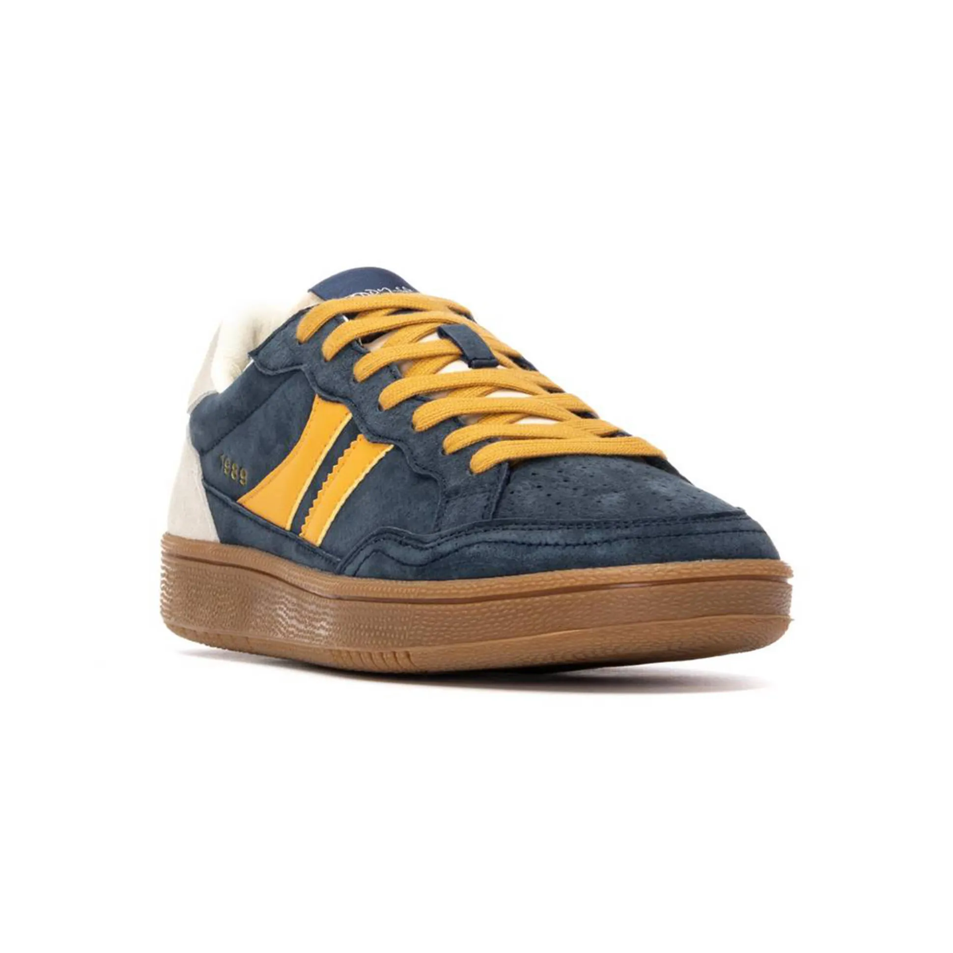 Sneakers met veters