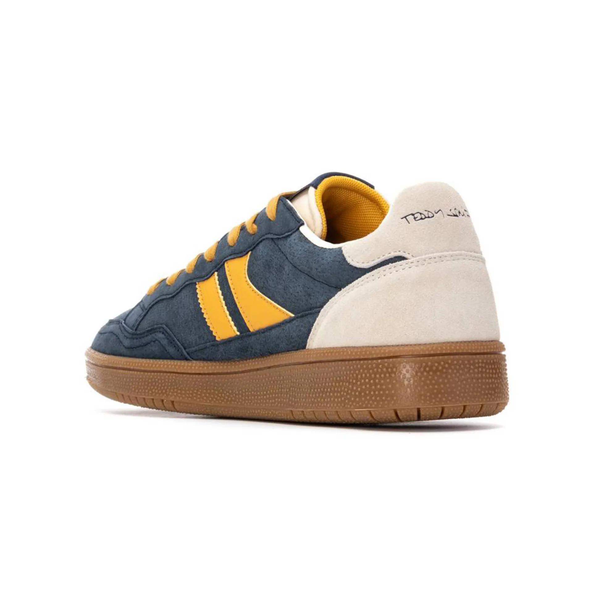 Sneakers met veters
