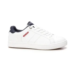 Sneakers met veters