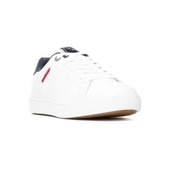 Sneakers met veters