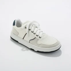 Sneakers met veters en contrasterende details