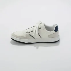 Sneakers met veters en contrasterende details