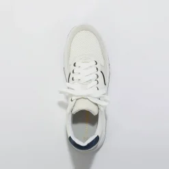 Sneakers met veters en contrasterende details