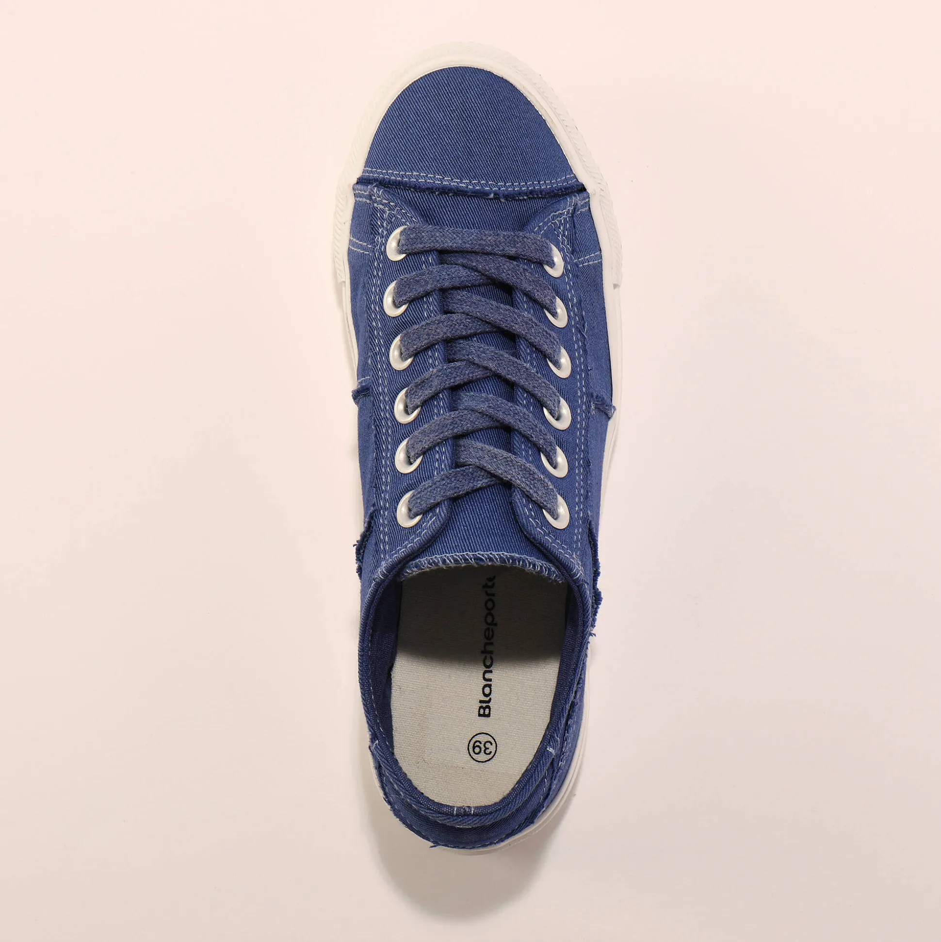 Sneakers met veters, verwassen canvas met sierstiksel