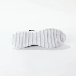 Soepele schoenen met riempjes en ajour