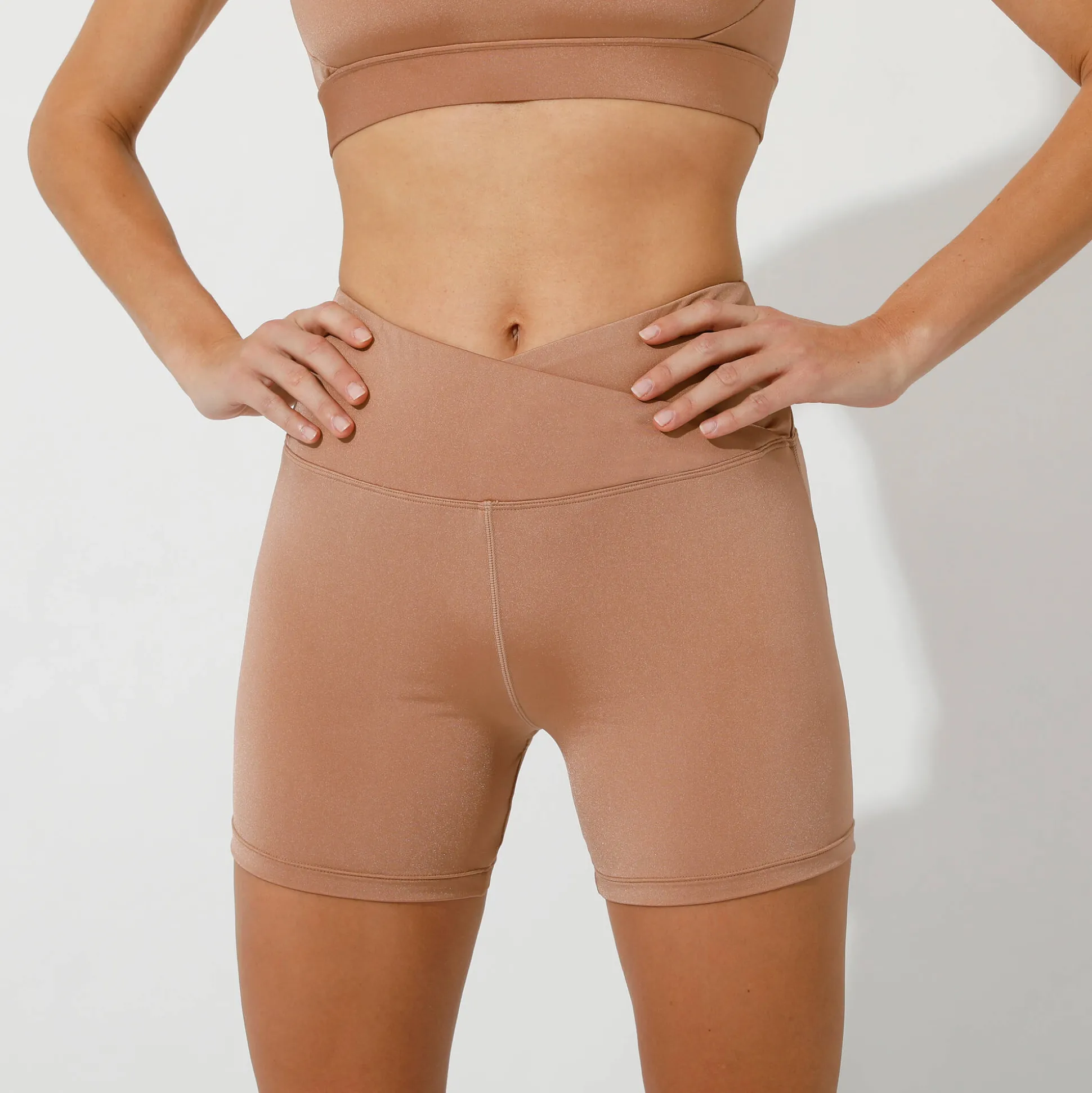 Sportshort voor gelifte bips in microvezel