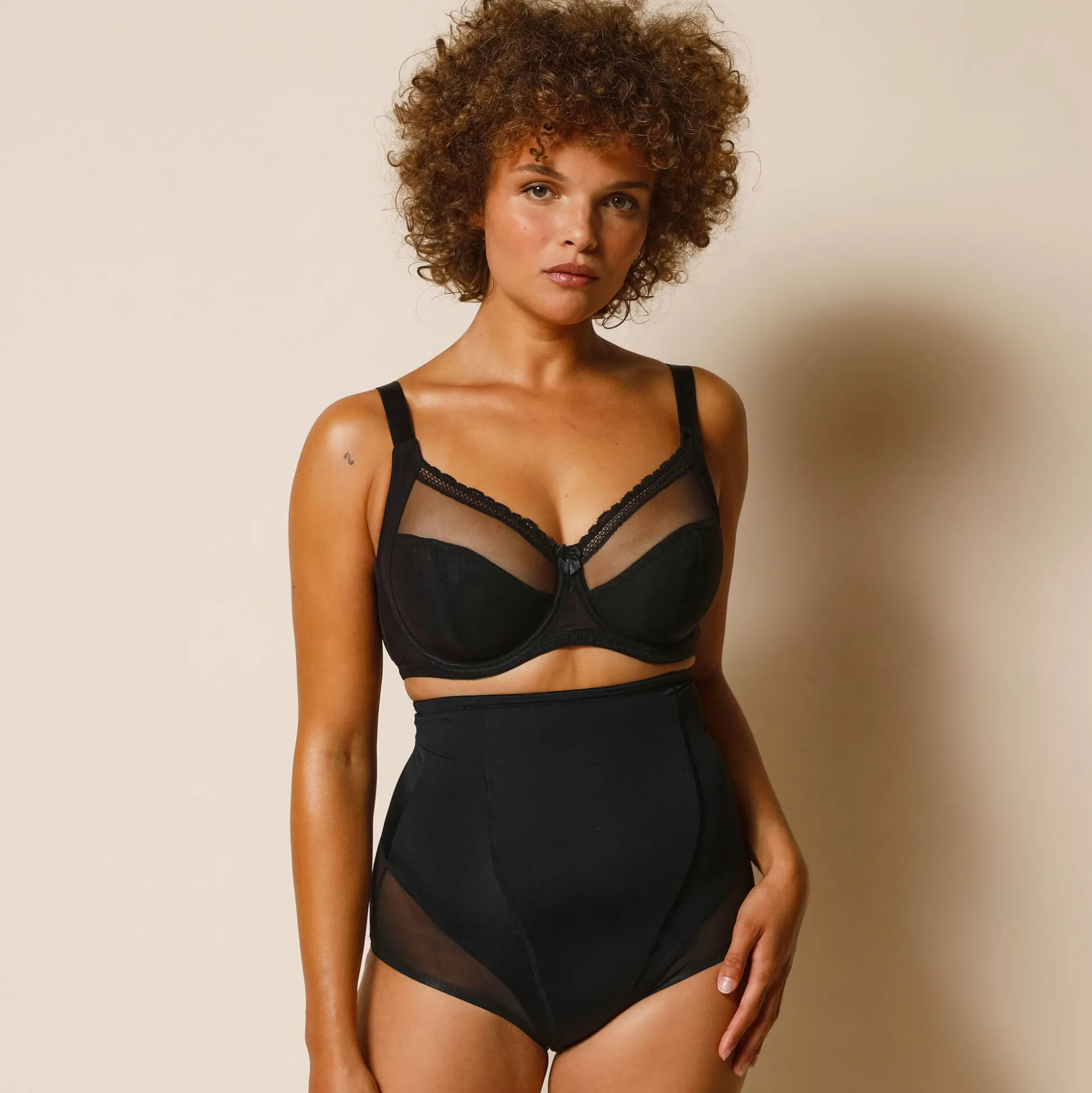 Steungevende beha in modellerend tricot - met beugels