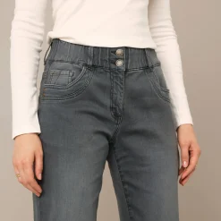 Stretchjeans 'mom' model met elastische taille