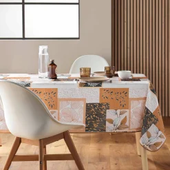 Tafellaken met bladerenprint in patchwork, vlot onderhoud