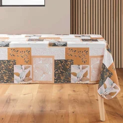 Tafellaken met bladerenprint in patchwork, vlot onderhoud
