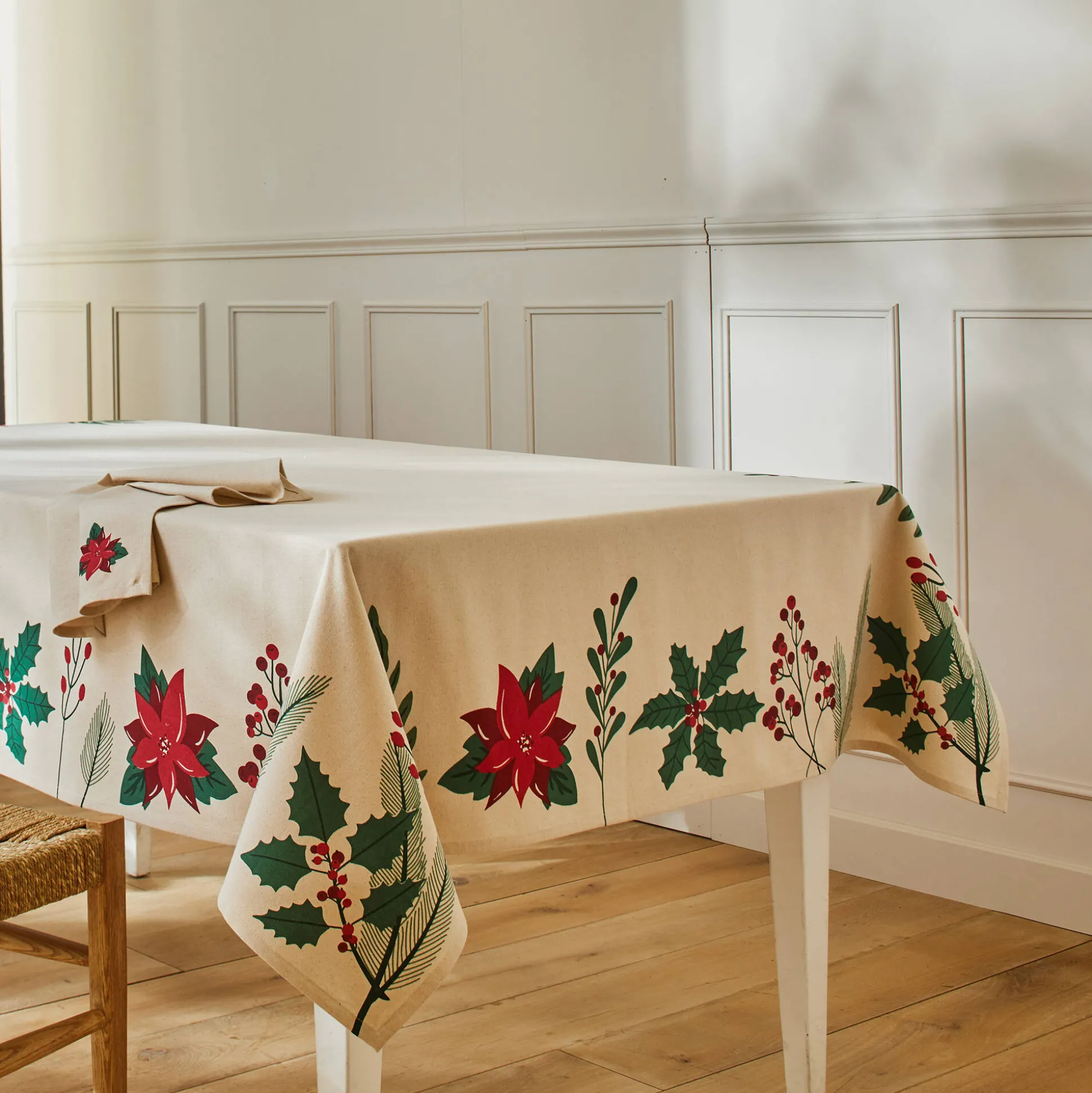 Tafellaken met hulst- en poinsettiaprint