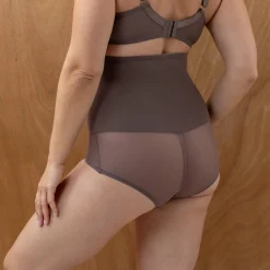 Tailleslip in tricot en corrigerende tule