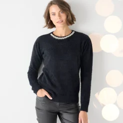 Trui in harig tricot met strasjes