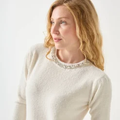 Trui in harig tricot met strasjes