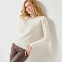 Trui in harig tricot met strasjes