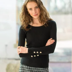 Trui in kouseribbeltricot, met officiersknopen