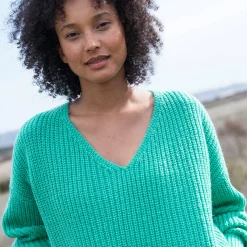 Trui in loose model met V-hals, patenttricot met zachte touch