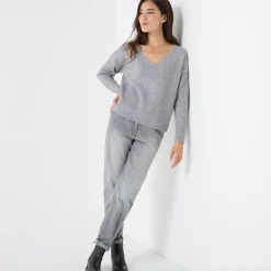 Trui in loose model met V-hals, patenttricot met zachte touch