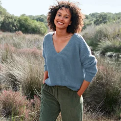 Trui in loose model met V-hals, patenttricot met zachte touch