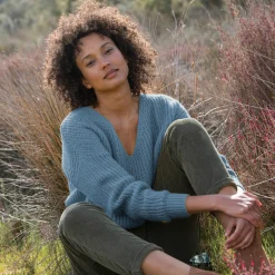 Trui in loose model met V-hals, patenttricot met zachte touch